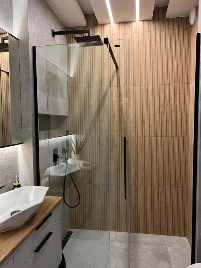 Family & Business Elegant Apartments Ul Lotnicza Centrum Galeria Korona - 1 Bedroom, Terrace, Air Conditioning, Garage - New! 凯尔采 外观 照片