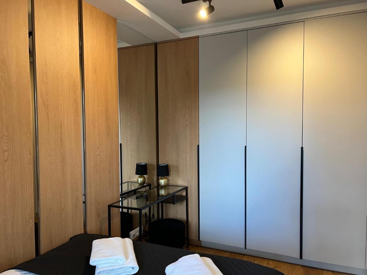 Family & Business Elegant Apartments Ul Lotnicza Centrum Galeria Korona - 1 Bedroom, Terrace, Air Conditioning, Garage - New! 凯尔采 外观 照片