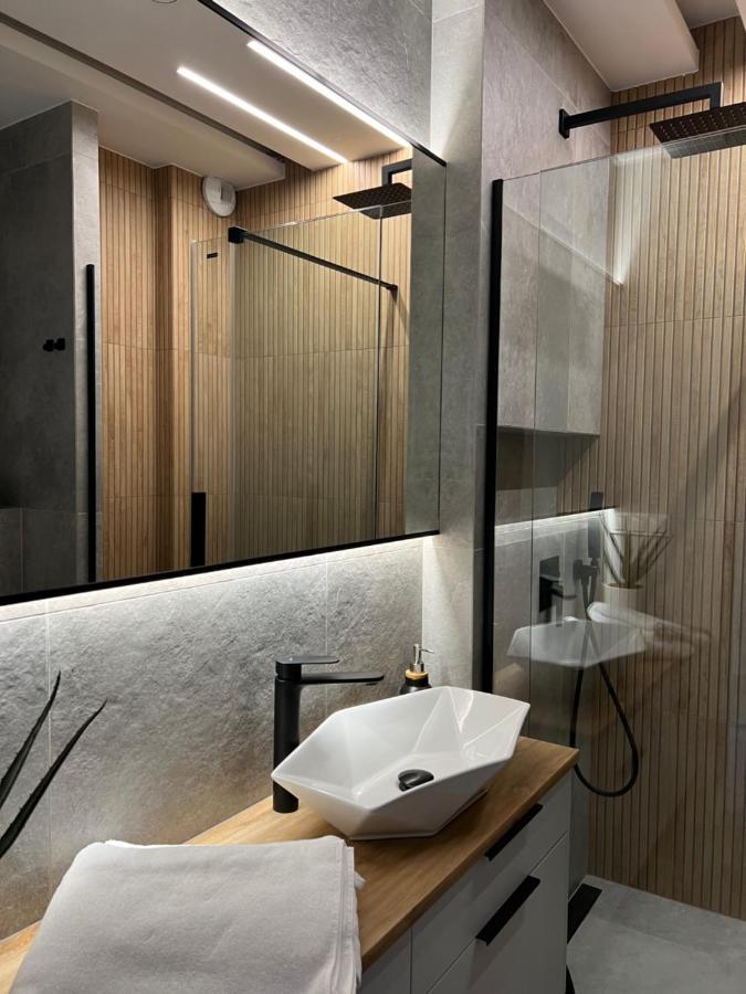Family & Business Elegant Apartments Ul Lotnicza Centrum Galeria Korona - 1 Bedroom, Terrace, Air Conditioning, Garage - New! 凯尔采 外观 照片