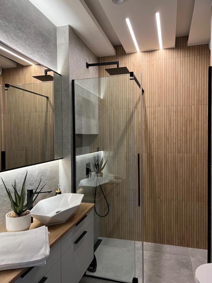 Family & Business Elegant Apartments Ul Lotnicza Centrum Galeria Korona - 1 Bedroom, Terrace, Air Conditioning, Garage - New! 凯尔采 外观 照片